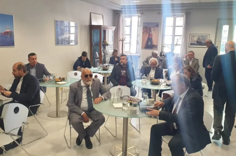 Συνάντηση στα γραφεία της Ένωσης στις 28/4/2023 με βουλευτές Α΄, Β΄ ΠΕΙΡΑΙΑ